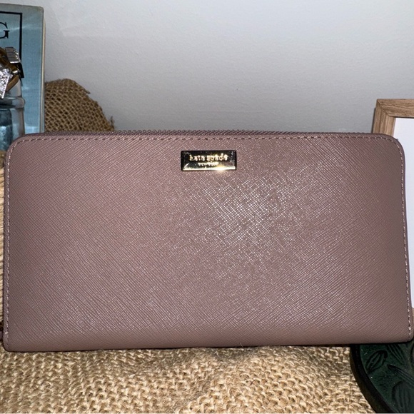 Kate Spade New York DUSK - Dusk Cityscape Kaden Laurel Way Leather Wallet - Picture 6 of 13